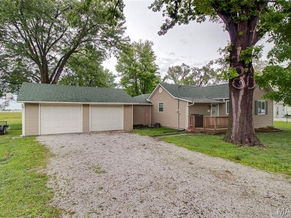 313 E Charles Street , Medora, IL 62063