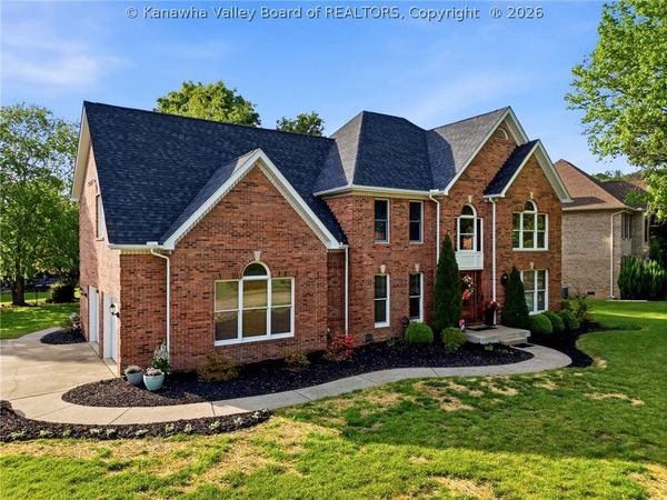 136 Glenwood Lane, Hurricane, WV 25526