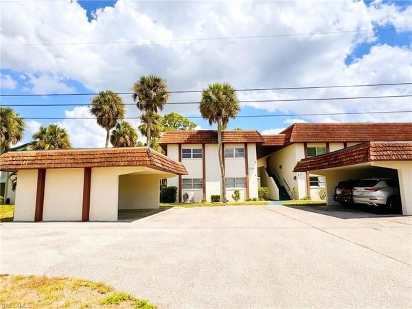 1723 Golf Club DR, Unit 6, NORTH FORT MYERS, FL 33903