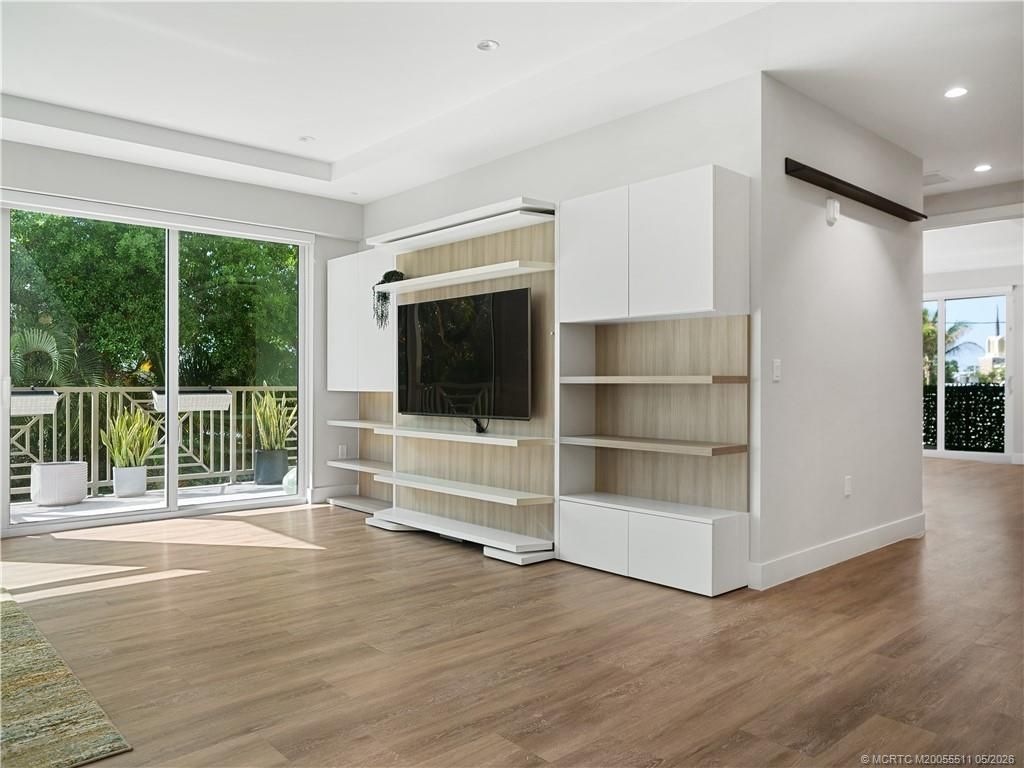 41 SW Seminole Street, Unit 208, Stuart, FL 34994 Photo