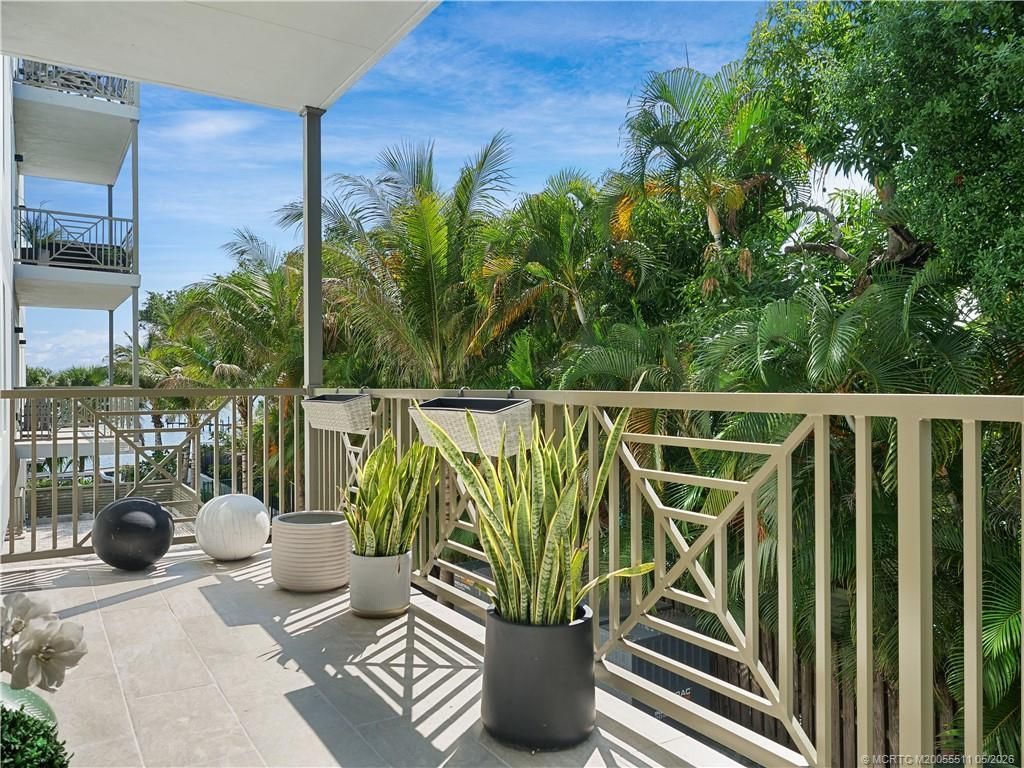41 SW Seminole Street, Unit 208, Stuart, FL 34994 Photo