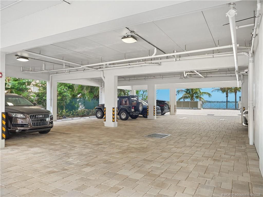 41 SW Seminole Street, Unit 208, Stuart, FL 34994 Photo
