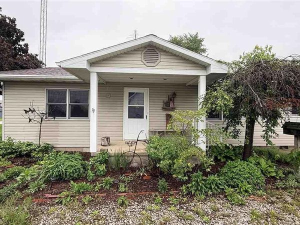 130 Hawthorne Street, Dana, IN 47847