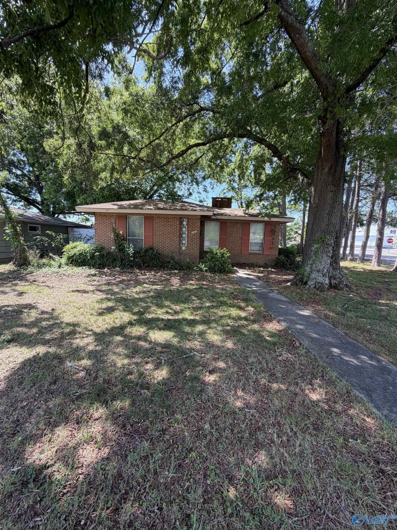 1001 Royal Drive Se, Decatur, AL 35601 Main Photo