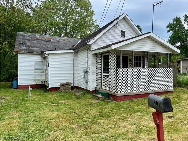 909 Lenore Street , Parkersburg, WV 26101