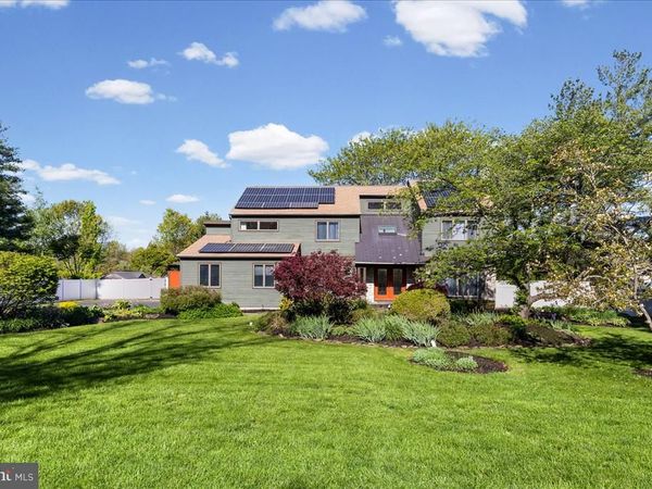 2 POLLAK COURT, CRANBURY, NJ 08512