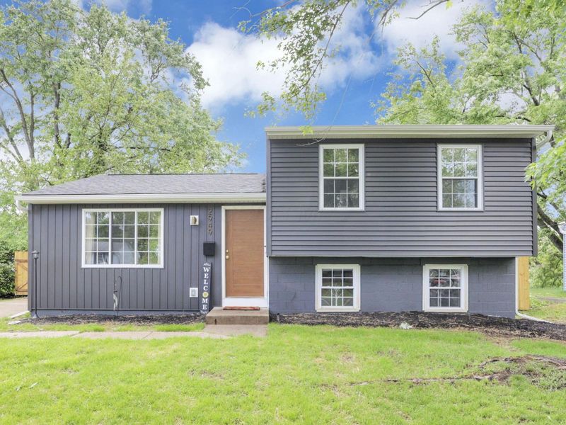 2949 Fleet Road, Columbus, OH 43232 Photo 1