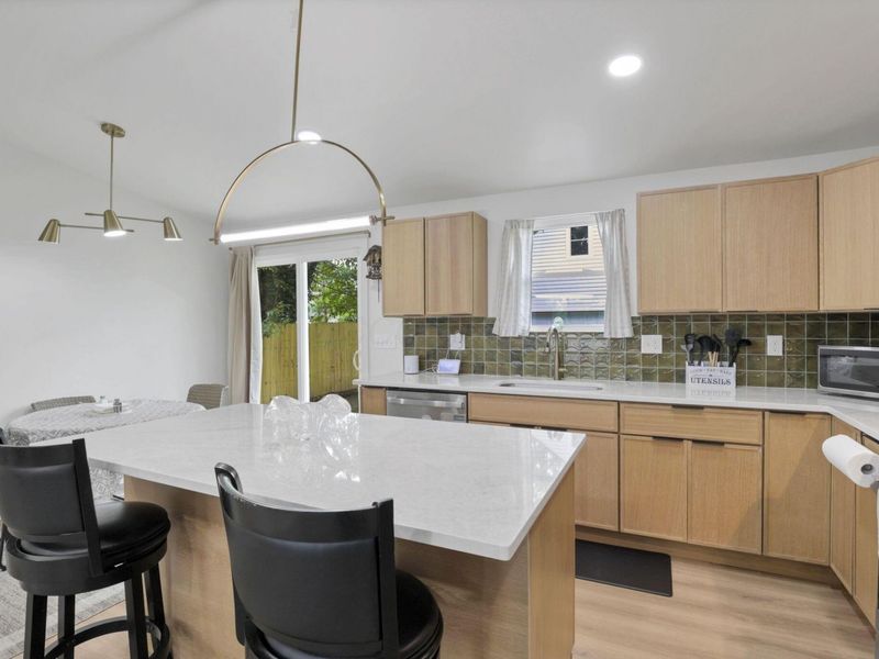 2949 Fleet Road, Columbus, OH 43232 Photo 13