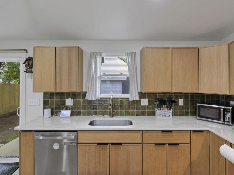 2949 Fleet Road, Columbus, OH 43232 Photo 15