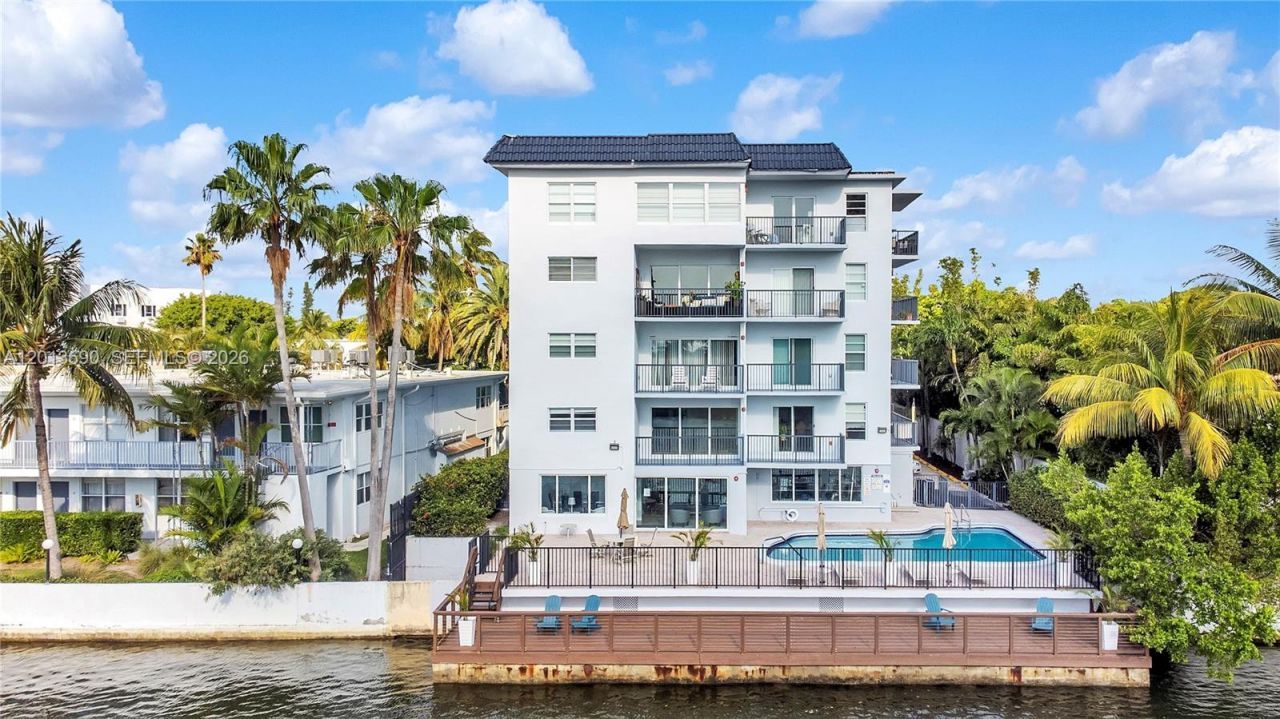 2455 Flamingo Dr , Unit 501, Miami Beach, FL 33140 Photo