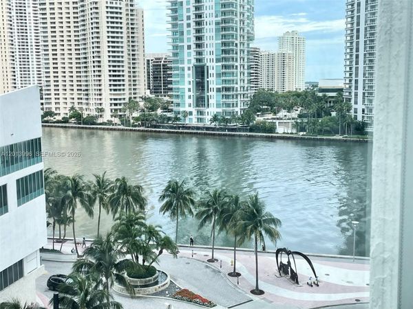 300 S Biscayne Blvd, Unit L-830, Miami, FL 33131