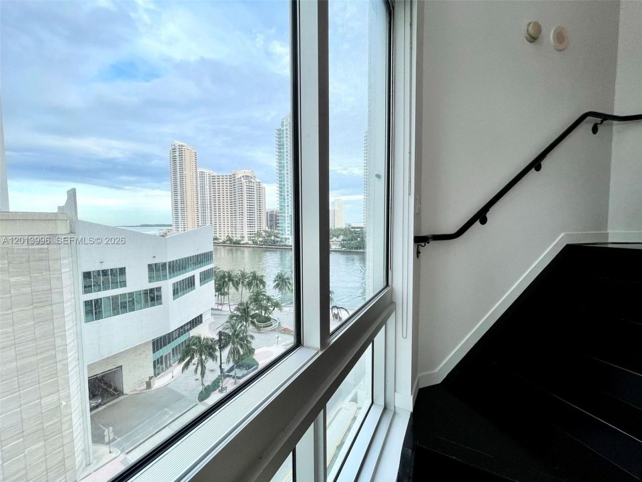 300 S Biscayne Blvd, Unit L-830, Miami, FL 33131 Photo