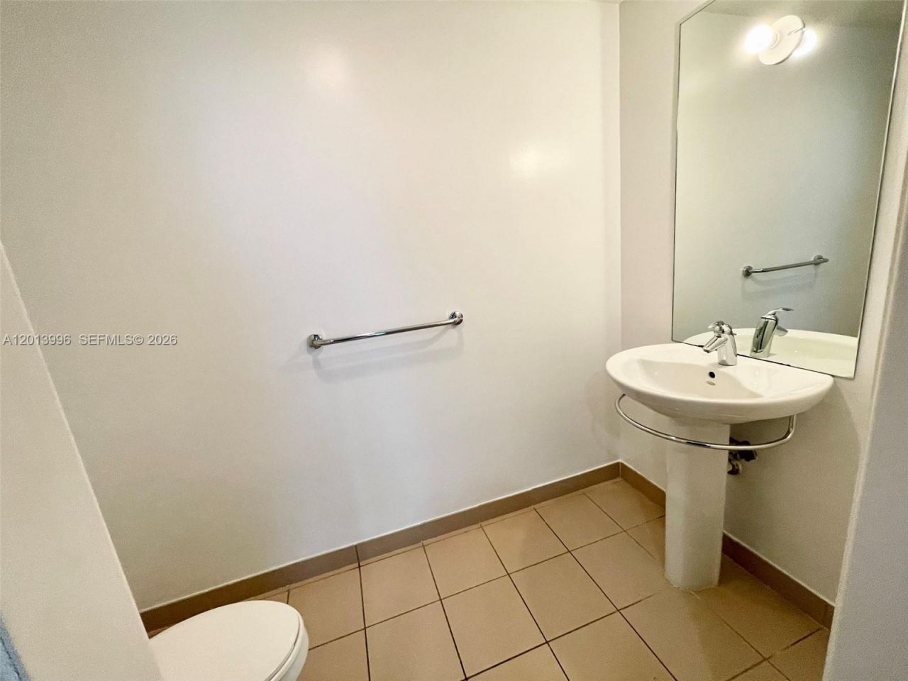 300 S Biscayne Blvd, Unit L-830, Miami, FL 33131 Photo