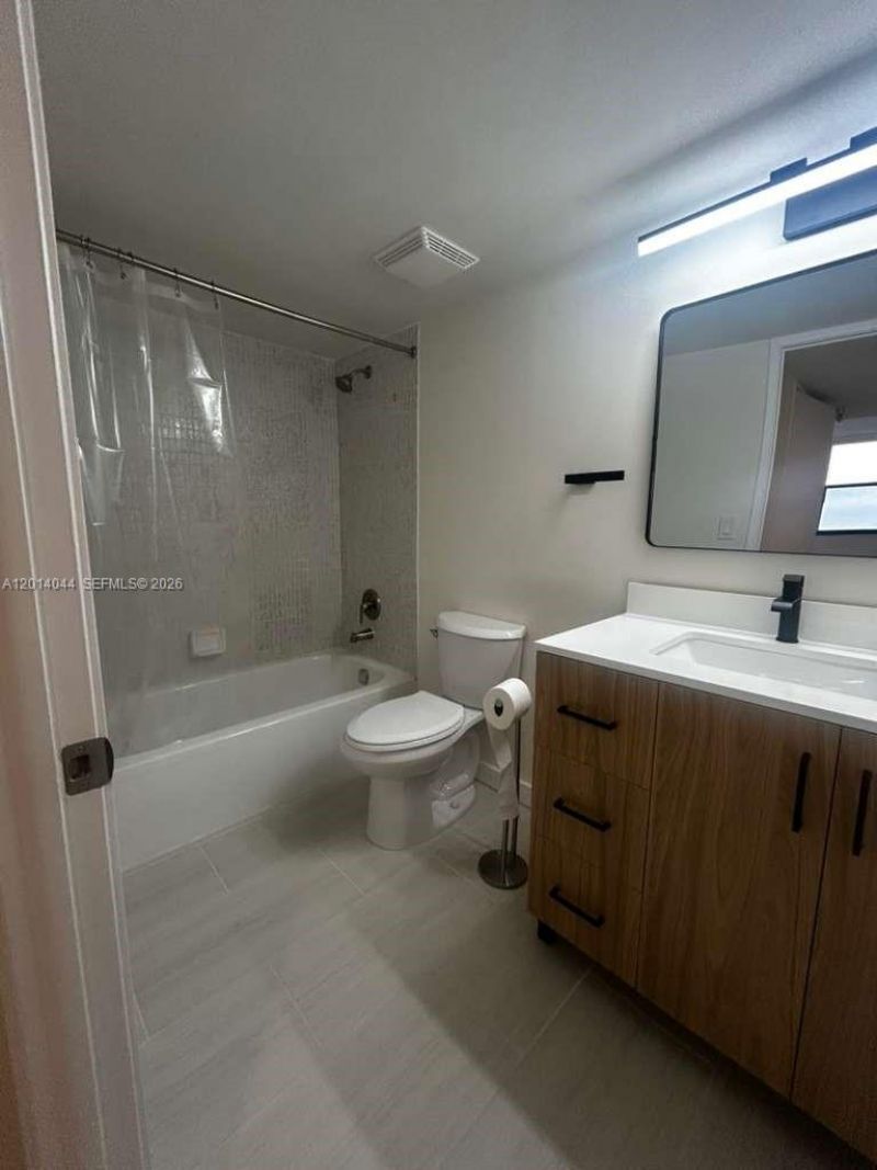 290 174 St, Unit 1519, Sunny Isles Beach, FL 33160 Photo