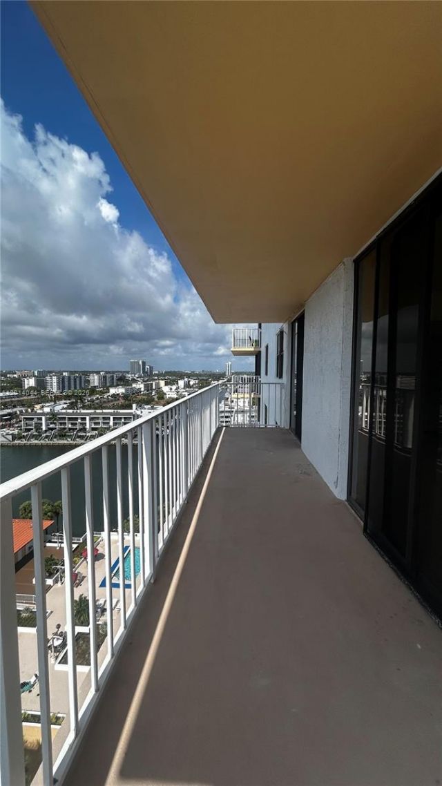 290 174 St, Unit 1519, Sunny Isles Beach, FL 33160 Photo