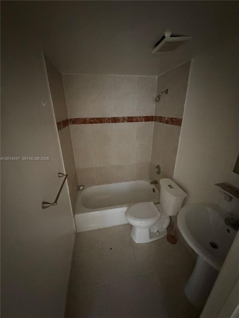1342 Drexel Ave, Unit 205, Miami Beach, FL 33139 Photo