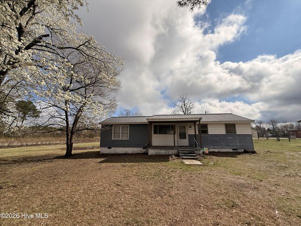 12377 N Carolina 210 , Elizabethtown, NC 28337