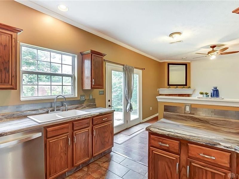 2327 Polo Park Drive, Dayton, OH 45439 Photo 6