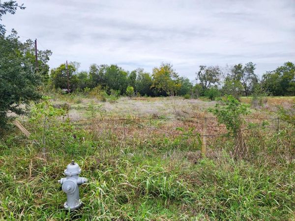 1411 1411 Old Thorndale RD , Taylor, TX 76574