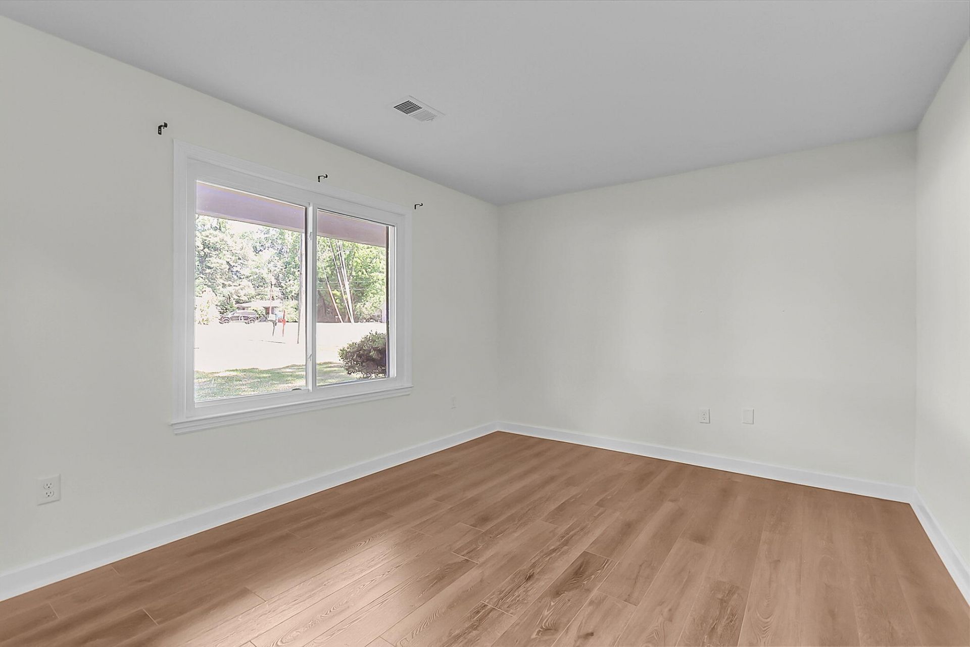 202 Sprucewood Drive Photo 16