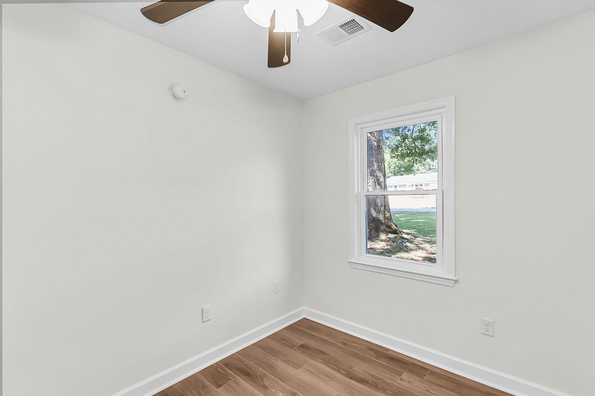 202 Sprucewood Drive Photo 26