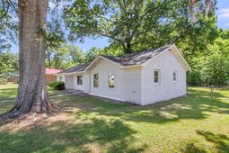 202 Sprucewood Drive photo 4