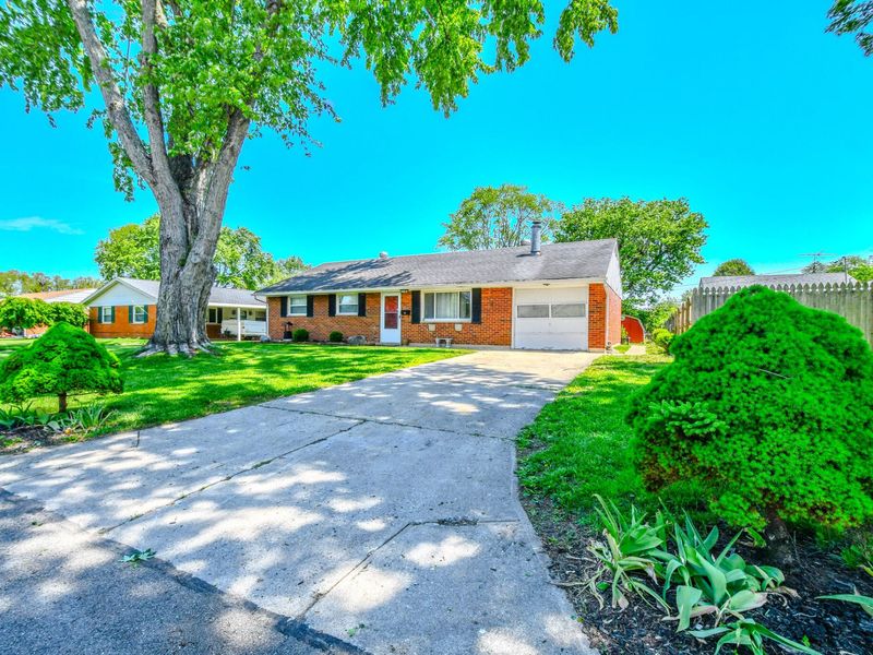 203 W Boitnott Drive, Englewood, OH 45322 Photo 2