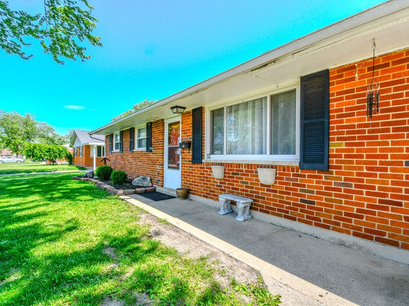203 W Boitnott Drive, Englewood, OH 45322 Photo 5