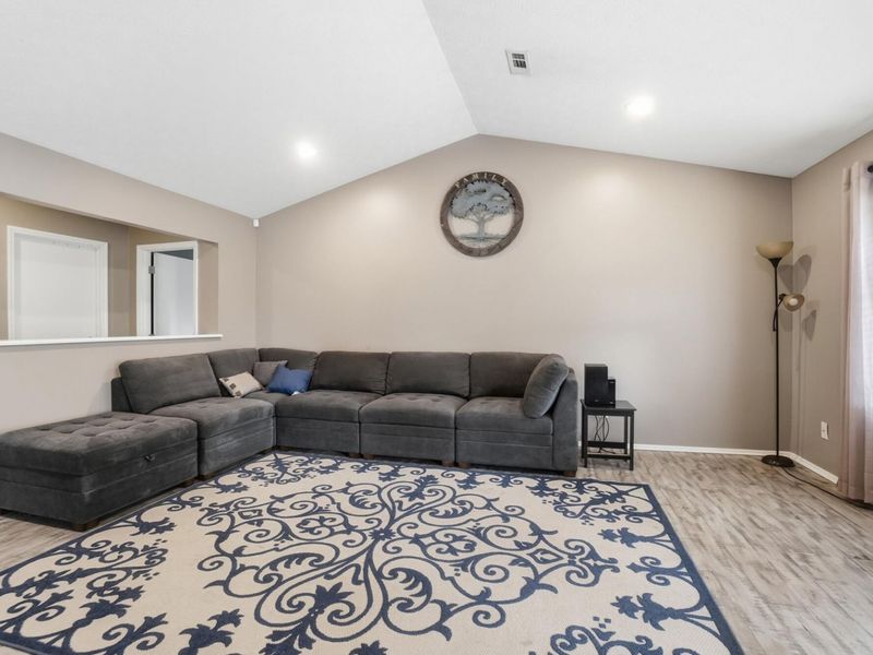8878 Trowbridge Way, Dayton, OH 45424 Photo 13