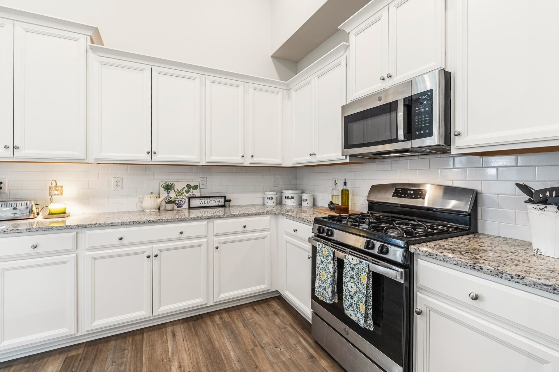 959 Harrison Mill St. Photo 14
