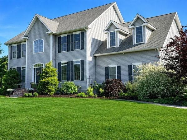 6 Evergreen Dr, Acushnet, MA 02743