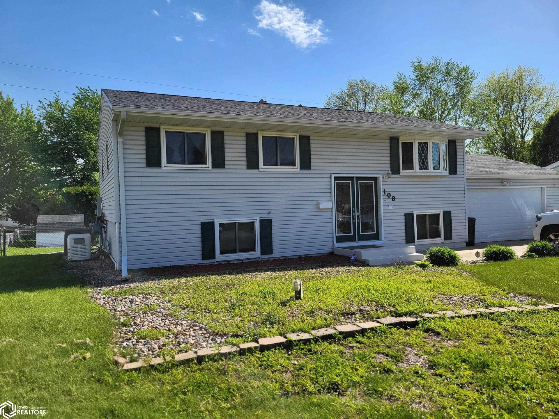 109 Harmony Drive, Marshalltown, IA 50158 Main Photo