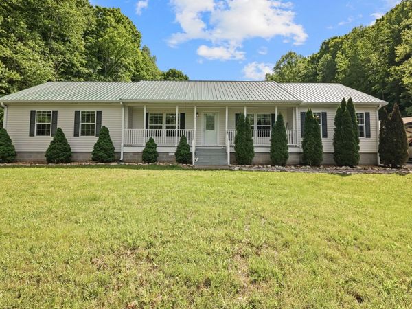 1637 Upper Standing Rock Rd, Dover, TN 37058