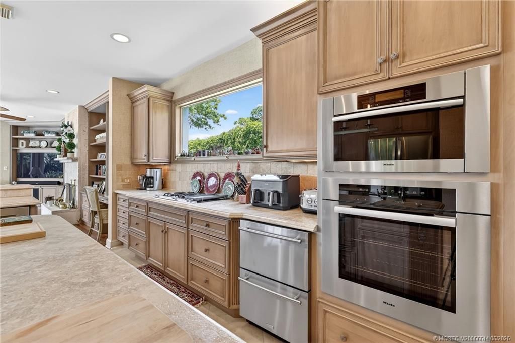 6600 SE Barrington Drive, Stuart, FL 34997 Photo