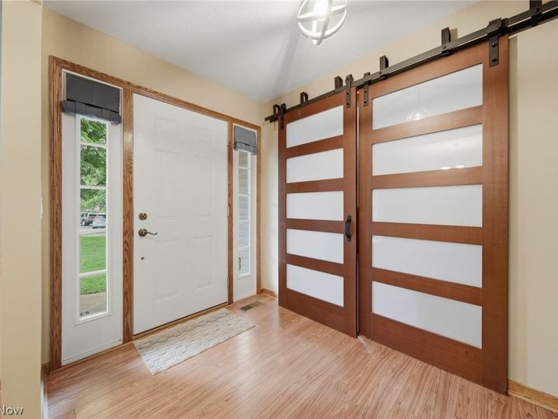 8714 Billendon Circle NW, North Canton, OH 44720 Photo 4
