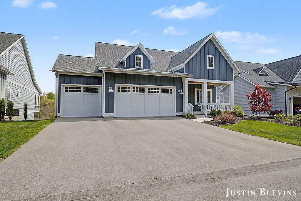 4297 Riverlands Court Ne, Grand Rapids, MI 49525 Main Photo