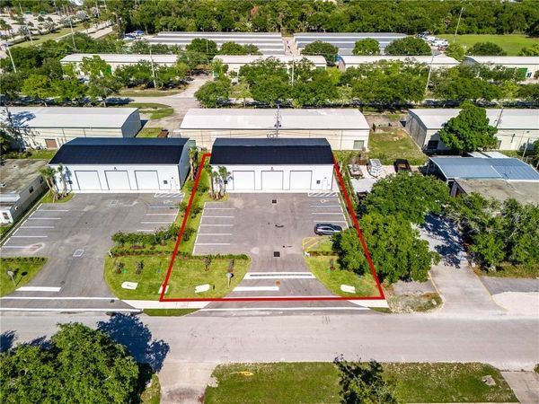 936 19th Avenue SW, Vero Beach, FL 32962