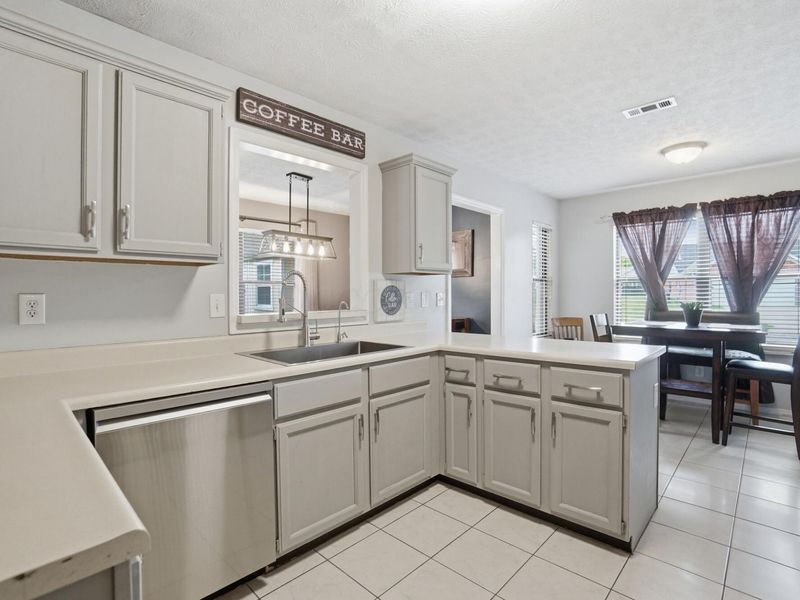8878 Trowbridge Way, Dayton, OH 45424 Photo 23