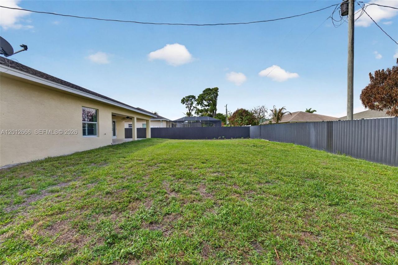 1922 SE Camilo St , Port Saint Lucie, FL 34952 Photo