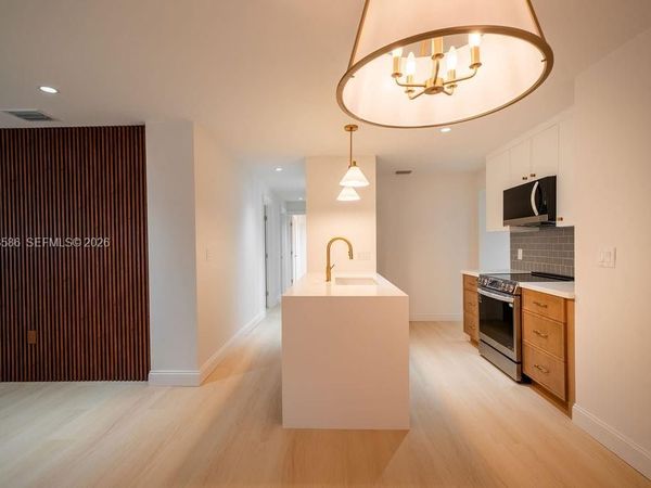 1550 S Greenway Dr , Coral Gables, FL 33134