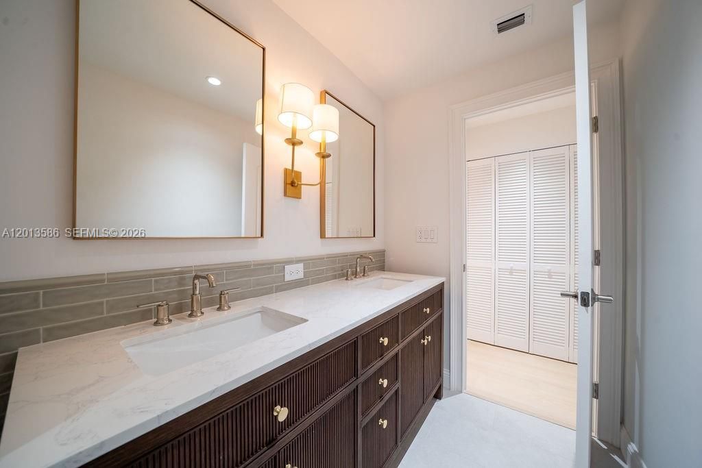 1550 S Greenway Dr, Coral Gables, FL 33134 Photo