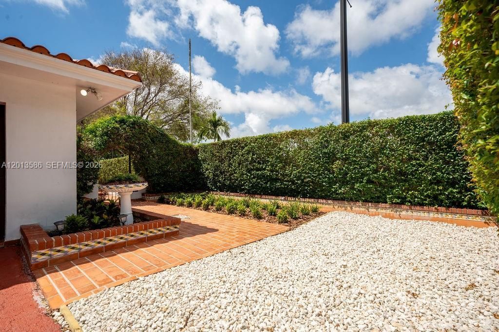 1550 S Greenway Dr, Coral Gables, FL 33134 Photo