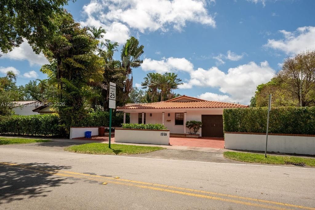 1550 S Greenway Dr, Coral Gables, FL 33134 Photo