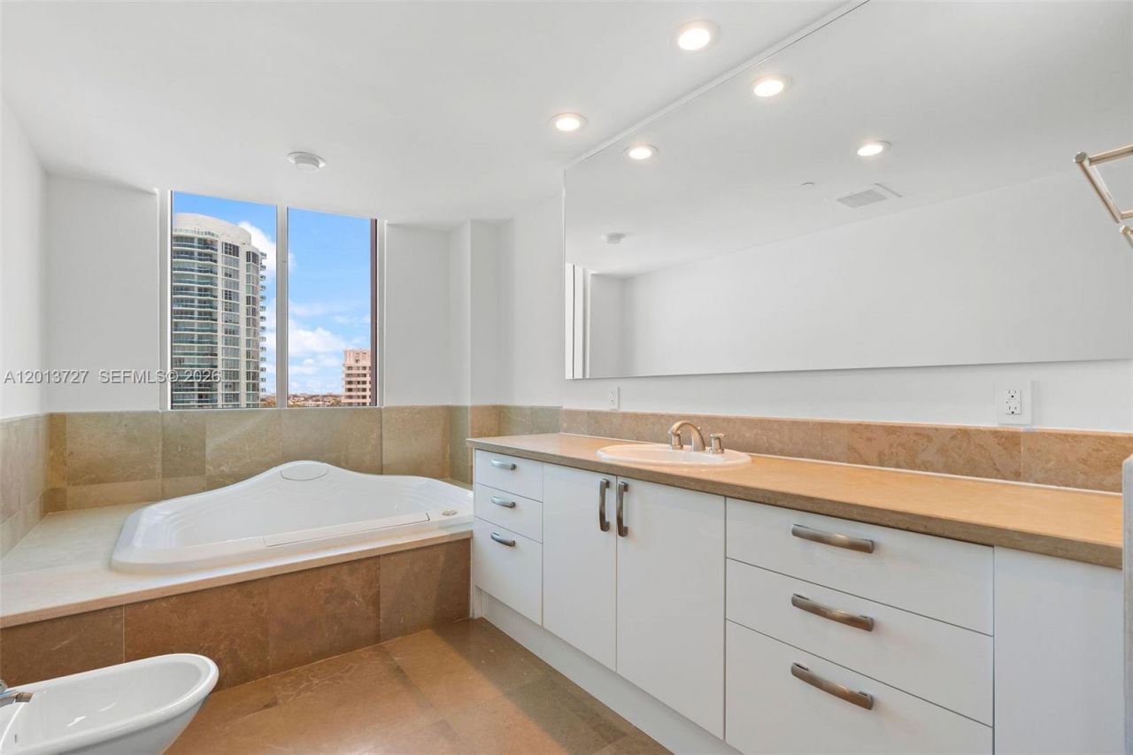 5959 Collins Ave , Unit 1101, Miami Beach, FL 33140 Photo