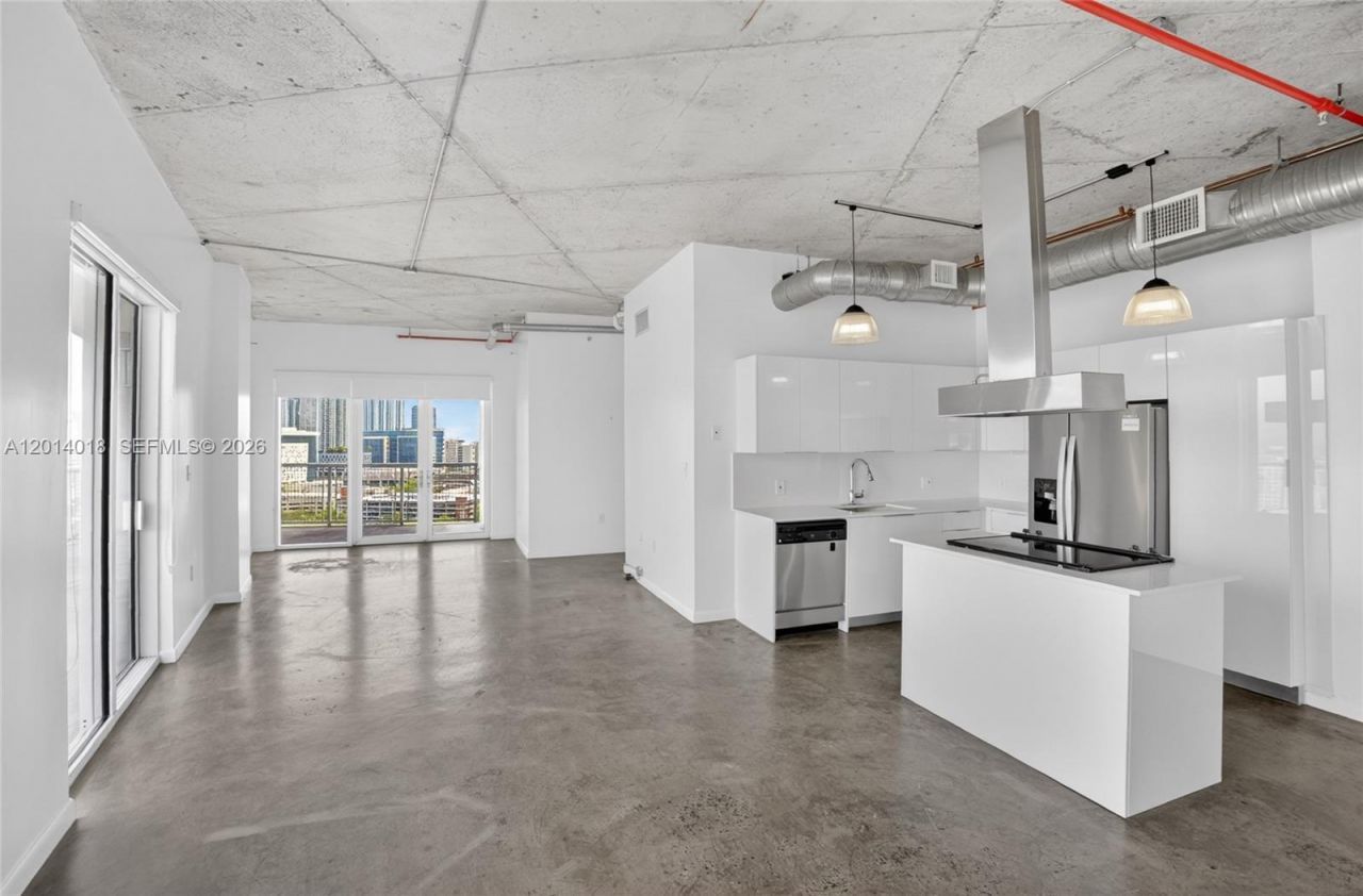 10 SW South River Dr , Unit PHI01, Miami, FL 33130 Photo