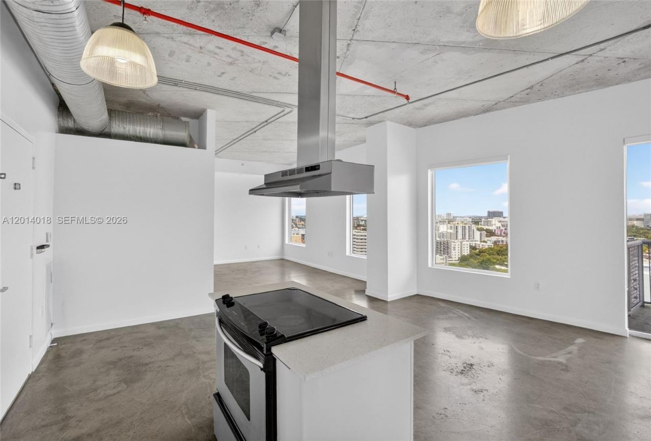 10 SW South River Dr , Unit PHI01, Miami, FL 33130 Photo