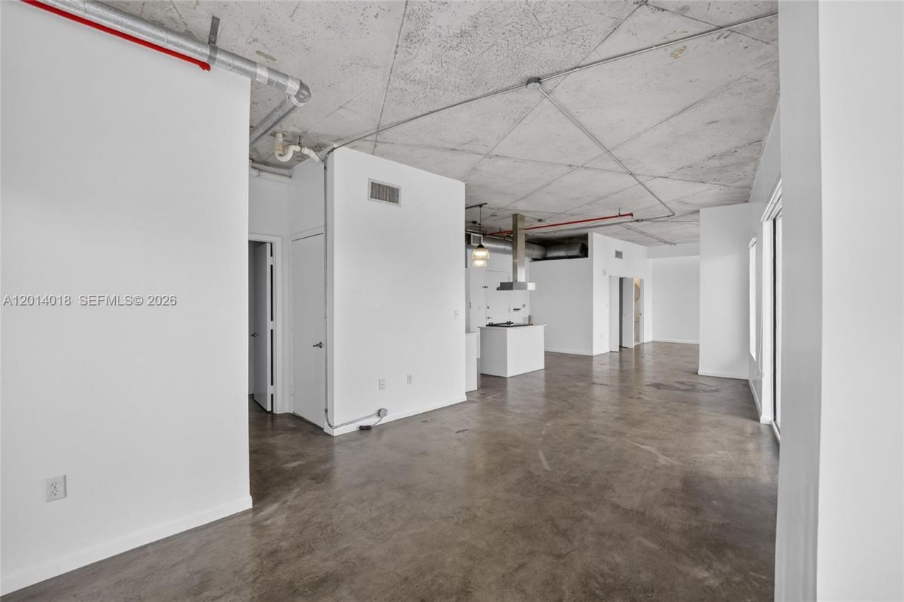 10 SW South River Dr , Unit PHI01, Miami, FL 33130 Photo