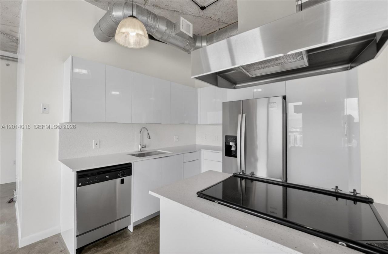 10 SW South River Dr , Unit PHI01, Miami, FL 33130 Photo