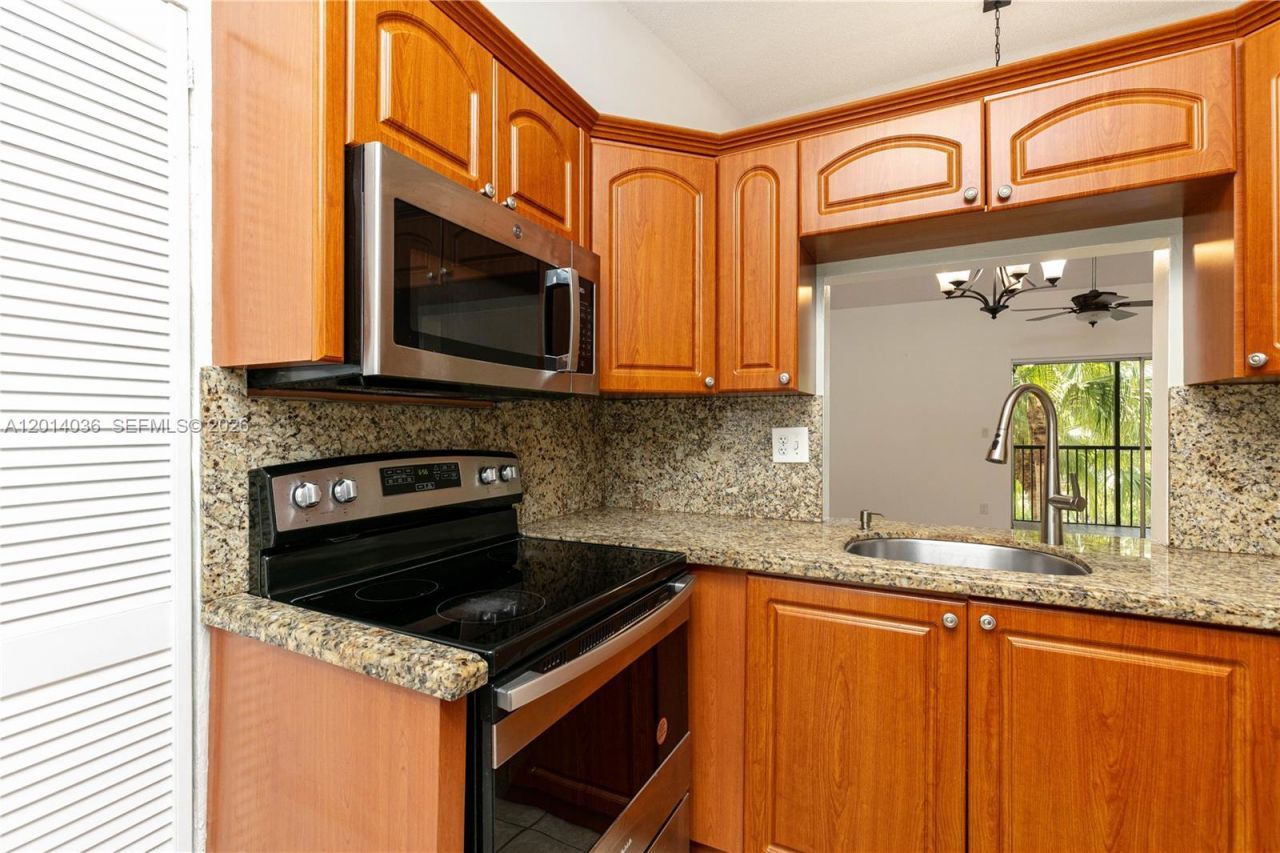 717 Gardens Dr , Unit 201, Pompano Beach, FL 33069 Photo