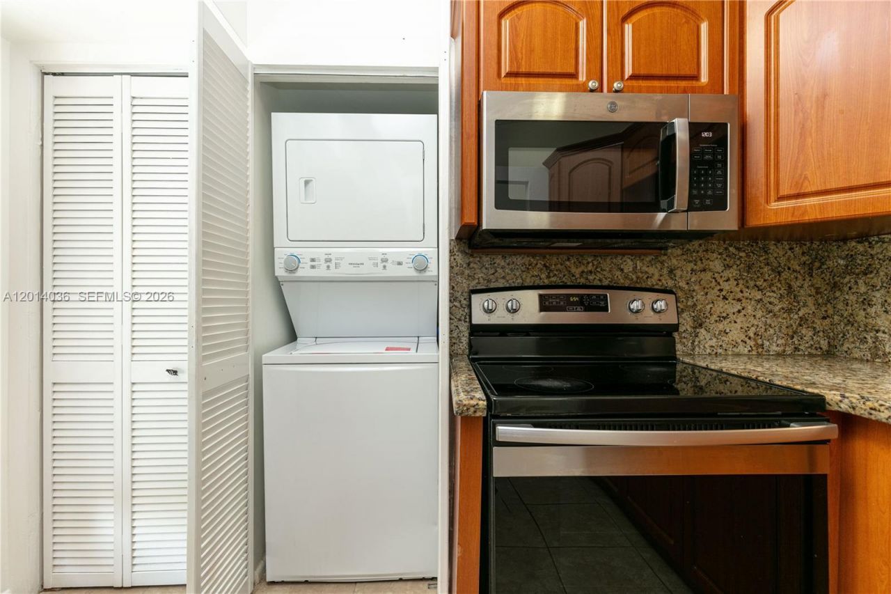 717 Gardens Dr , Unit 201, Pompano Beach, FL 33069 Photo